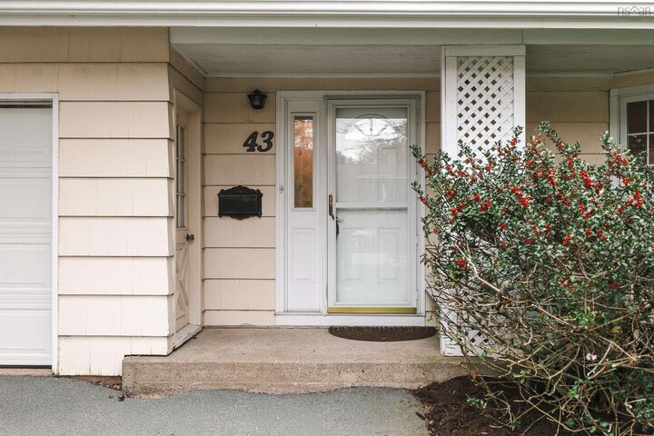 Property Photo: 43 Deepwood Crescent NS B3M 2Y5