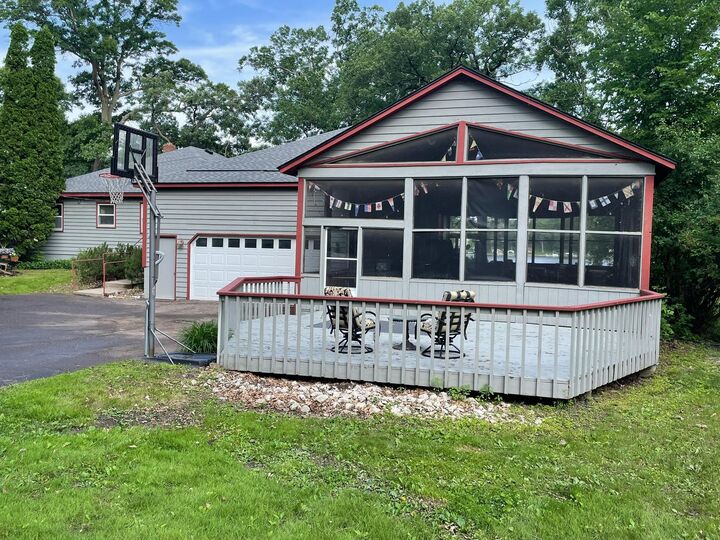 595 Heinel Drive  Roseville MN 55113 photo