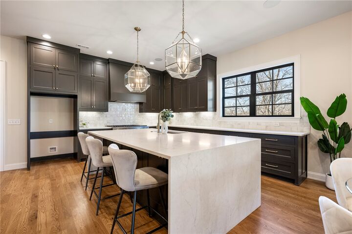 Property Photo:  1039 NW A Street  AR 72712 