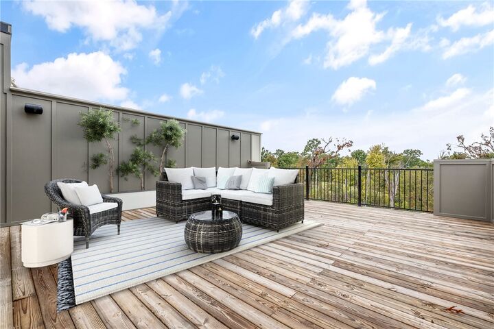 Property Photo:  1039 NW A Street  AR 72712 