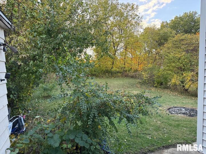 Property Photo:  143 Cherry Lane  IL 61571