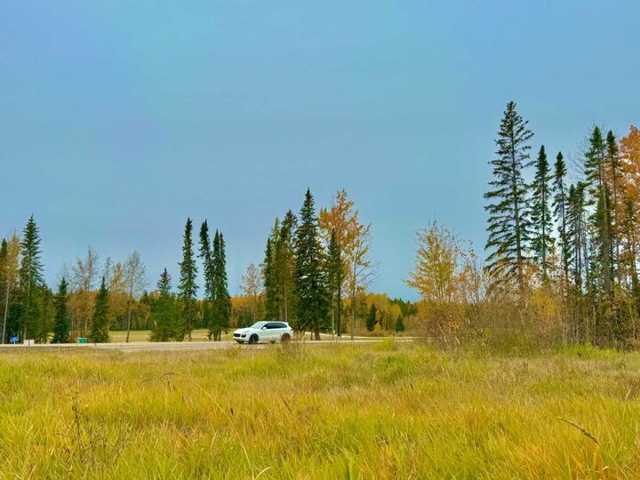 Property Photo: 400 Valley View Close AB T4T 1A7