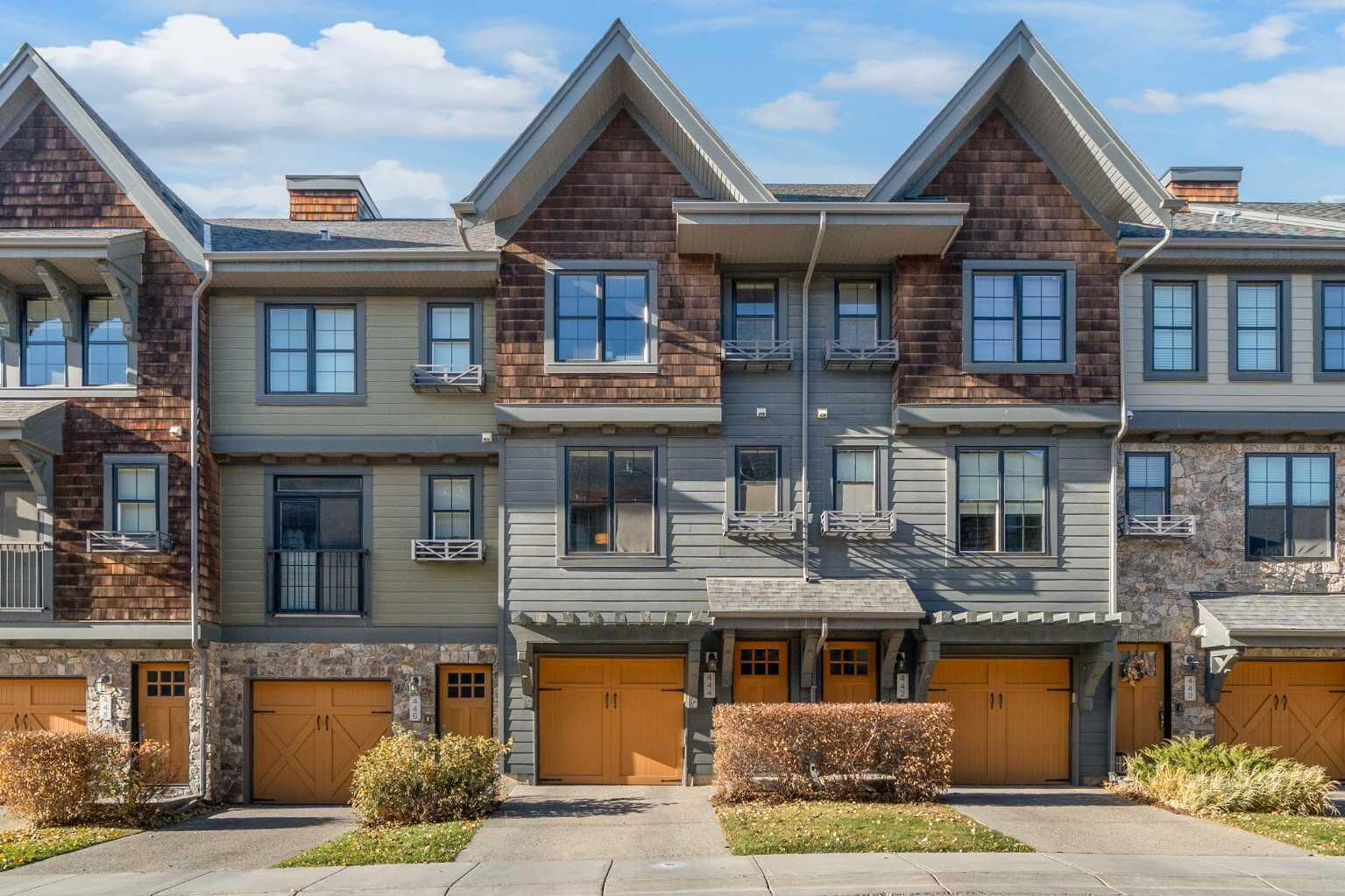 Photo de la propriété:  444 Ascot Circle SW  AB T3H 0X3 