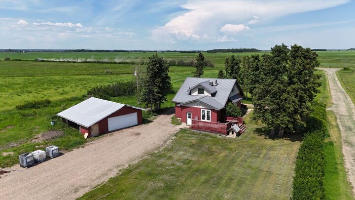 255025 Township 814 Road — photo 1