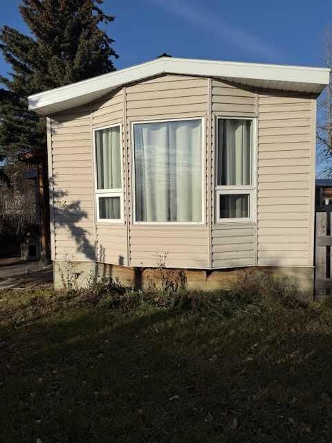 Photo de la propriété:  52 Riverside Trailer Court  AB T7S 1G6