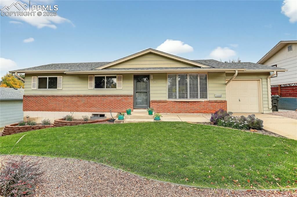 Property Photo:  428 Redwood Drive  CO 80907