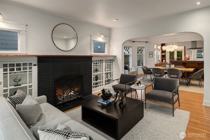 Property Photo:  1807  11th Avenue W  WA 98119 