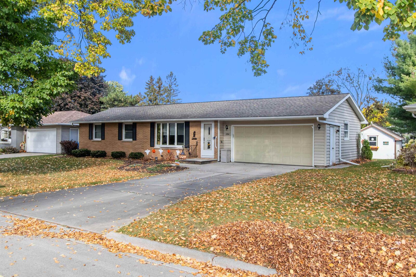 Property Photo:  1716 Nancy Avenue  WI 54303