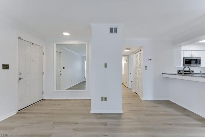 Property Photo: 510 24th St 104 VA 23451