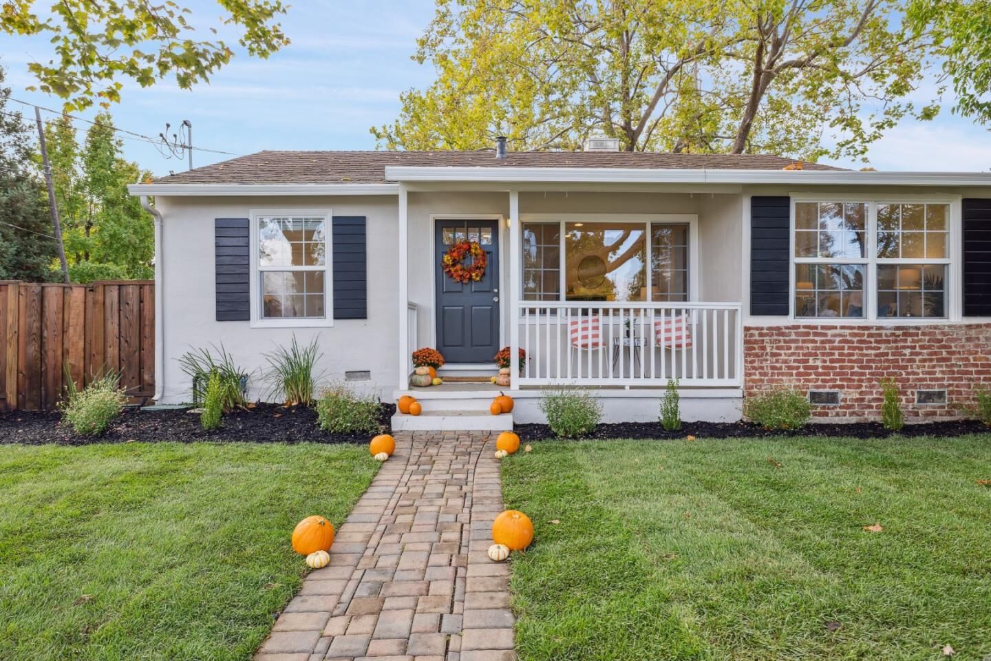 Property Photo:  190 Rutherford Avenue  CA 94061 