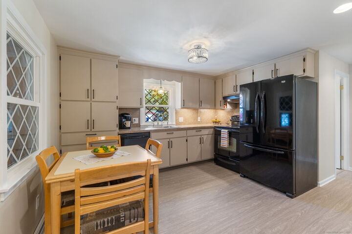 Property Photo: 18 Winding Lane CT 06082