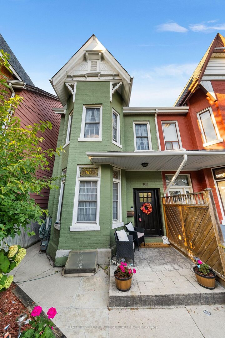 Photo de la propriété:  52 Florence Street  ON M6K 1P5 