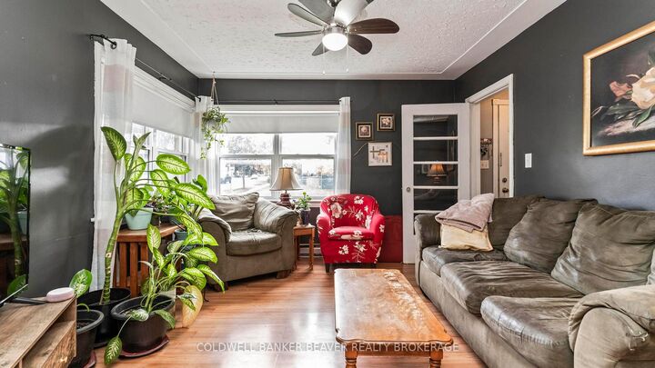 Property Photo: 20 Emery Street W ON N6J 1R4