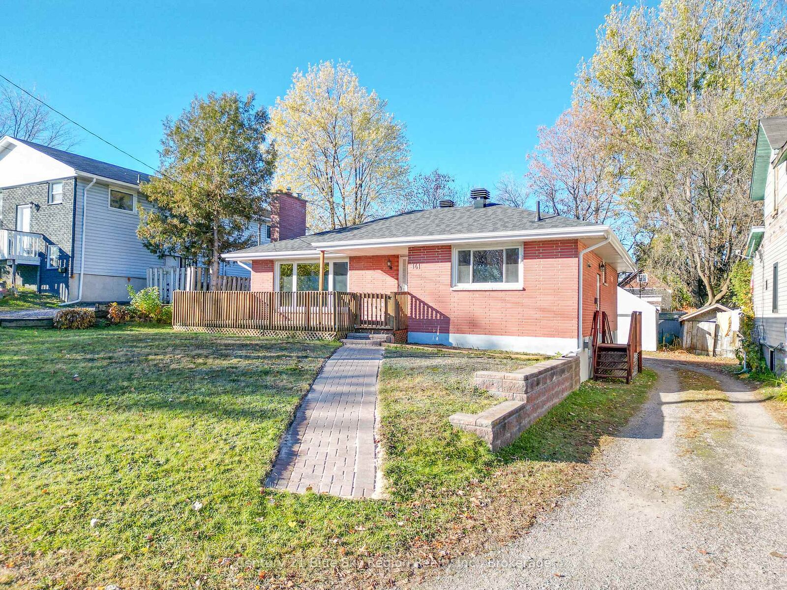 Property Photo: 141 Duke Street W ON P1B 6E5