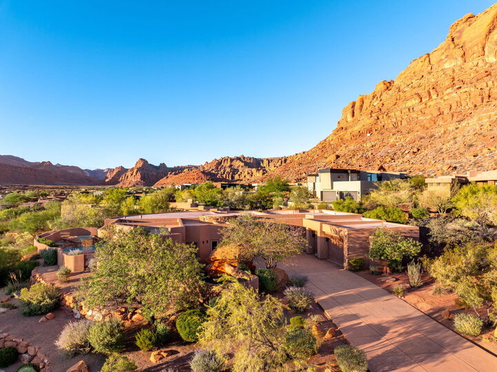 Property Photo: 2226 W Lomaki Cir UT 84770