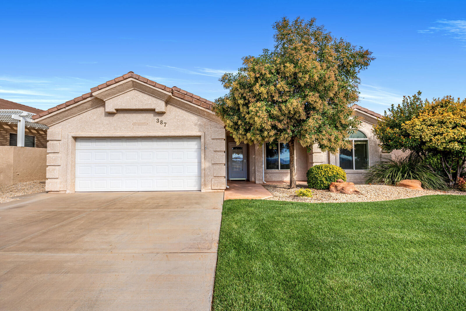 Property Photo: 387 E 300 S UT 84738