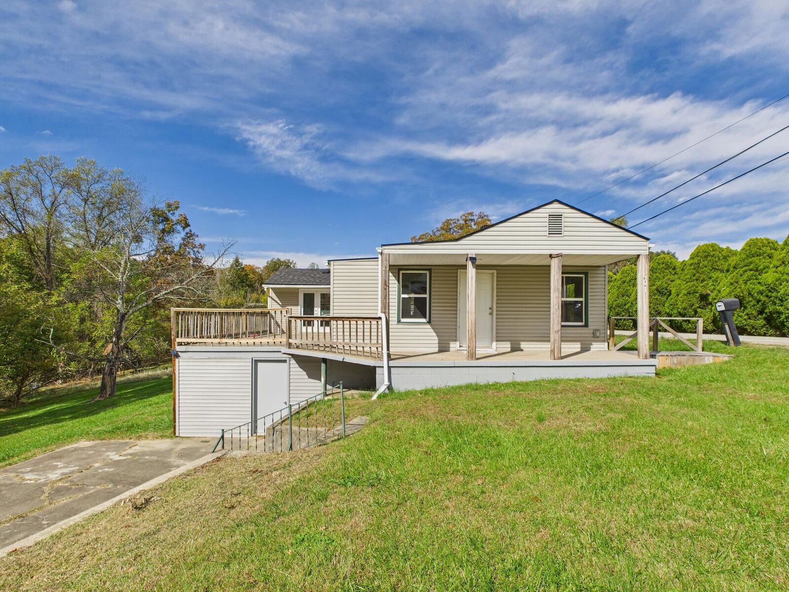 Property Photo:  201 Ridge Street  KY 41169 