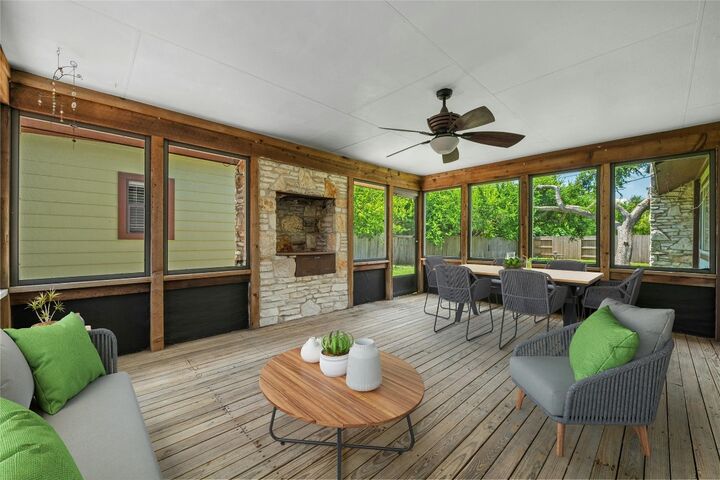 Property Photo: 10255 Missel Thrush Drive TX 78750