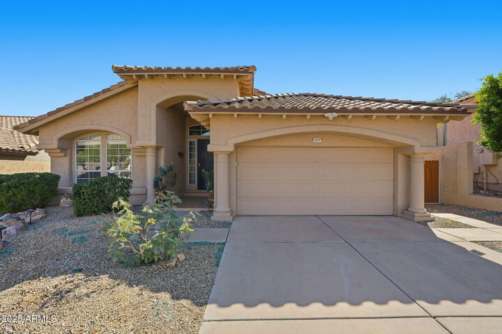 Property Photo: 2419 E Silverwood Drive AZ 85048