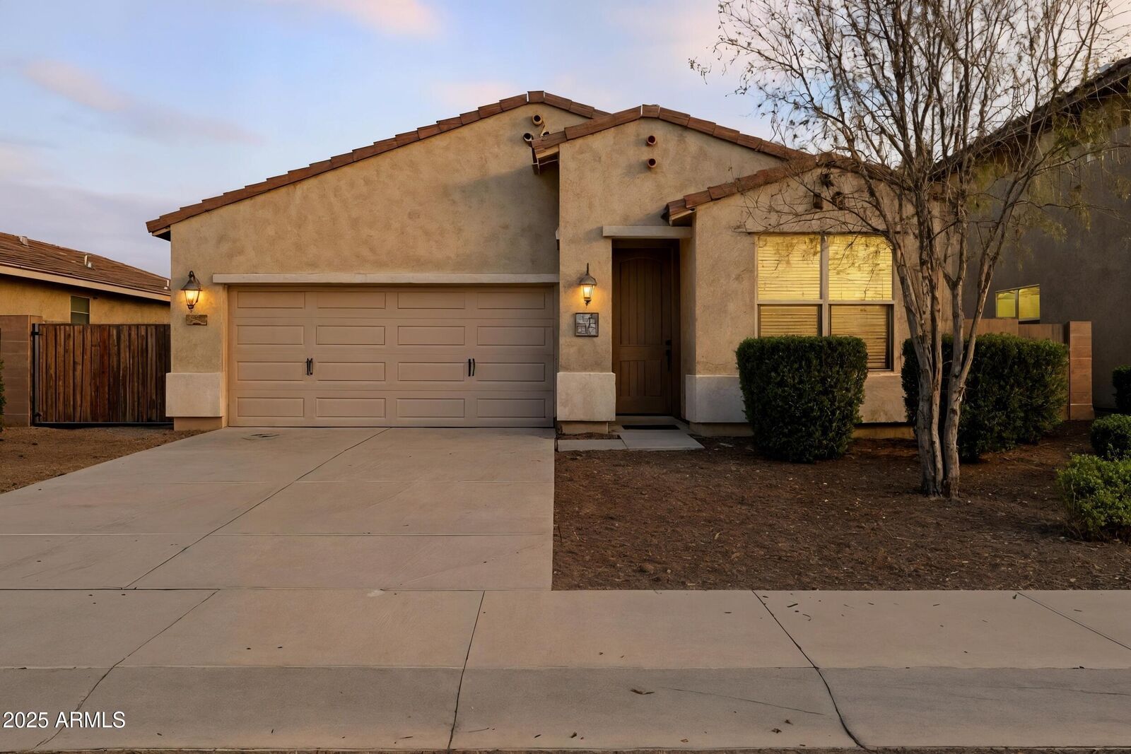 Property Photo:  218 E Santori Drive  AZ 85140 