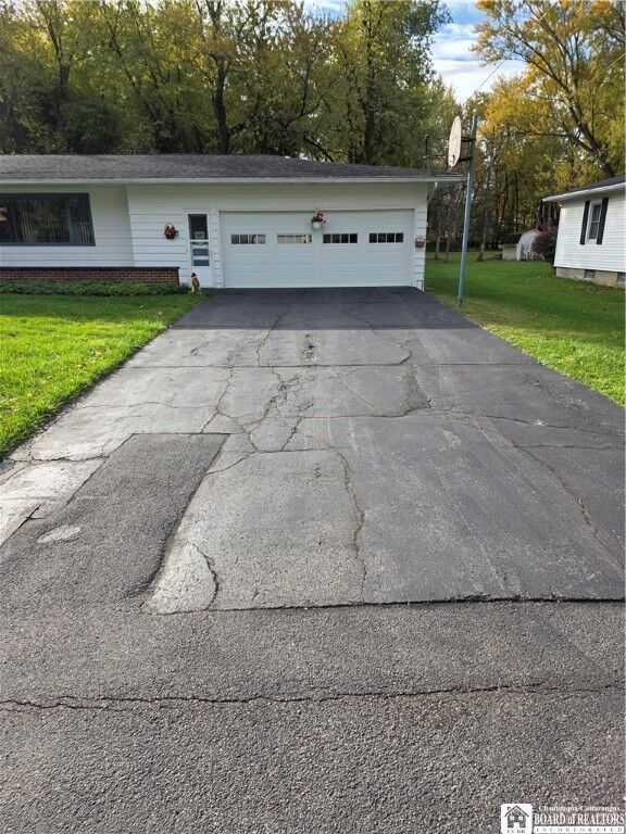 Property Photo:  9 Carol Avenue  NY 14063 