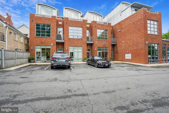 Property Photo:  2713 Mount Vernon Avenue  VA 22301 