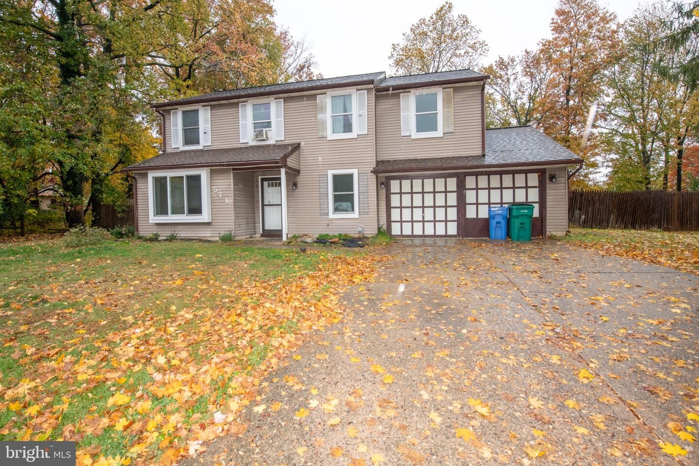 Property Photo: 571 Fernwood Lane PA 19030