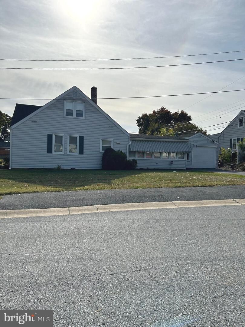 Property Photo:  602 Erdman Road  DE 19804 