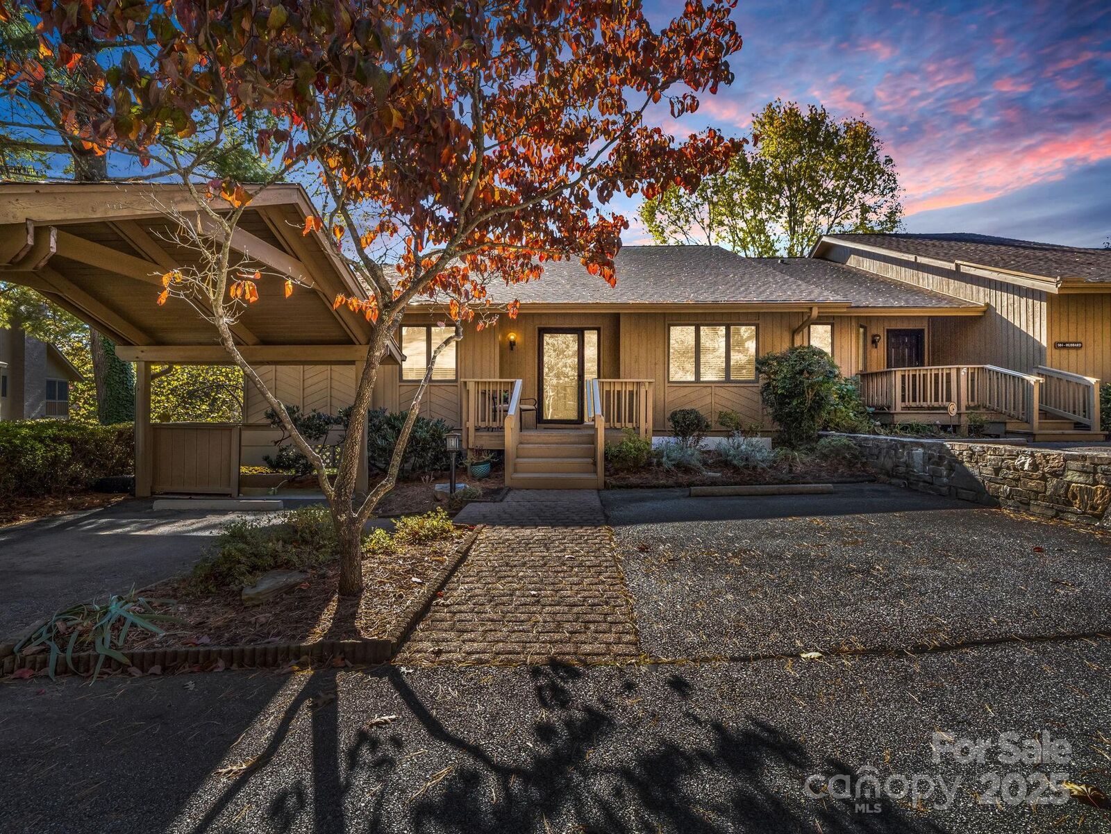 Property Photo:  502 Live Oak Lane  NC 28791