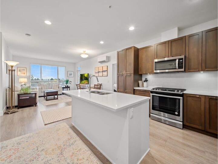 Photo de la propriété: 22087 49 Avenue 412 BC V3A 0K4