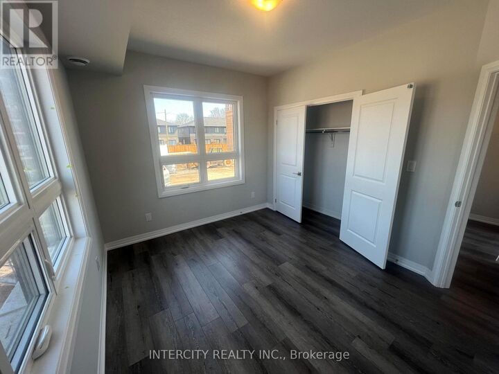 Property Photo: 6705 Cropp Street 44 ON L2E 5J8