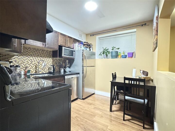 Property Photo: 375 Stradbrook Avenue MB R3L 0J7