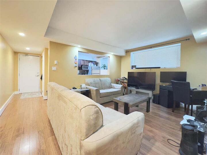 Property Photo: 375 Stradbrook Avenue MB R3L 0J7