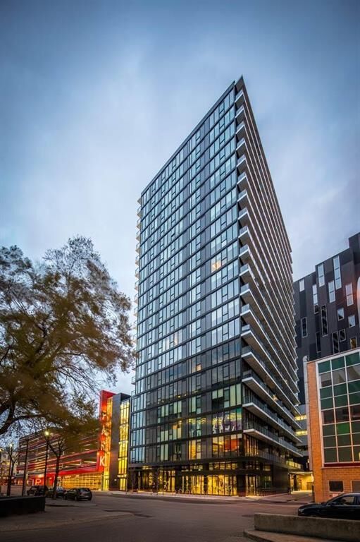 Property Photo:  311 Hargrave Street  MB R3B 0V8