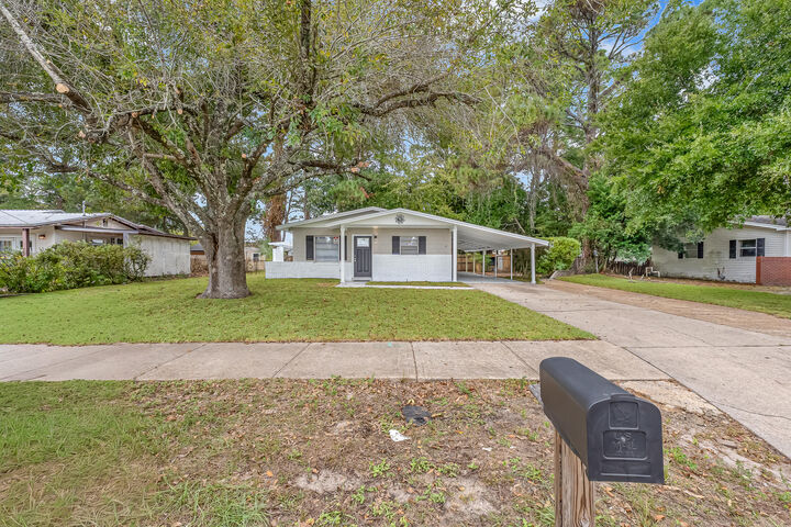 12 NW Memorial Parkway  Fort Walton Beach FL 32548 photo