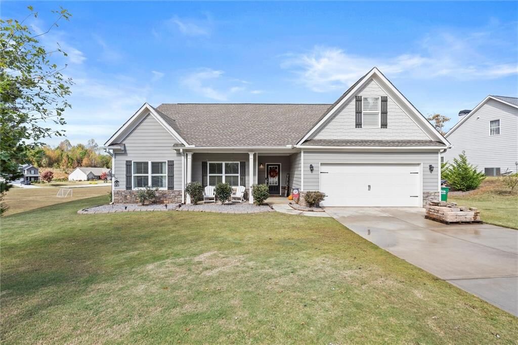 Property Photo:  443 Huntington Lane  GA 30531 