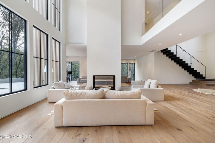 Property Photo: 41 Mohawk Lane CT 06831