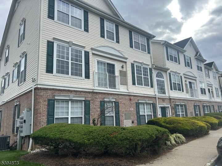 66 Limerick Ln 66  Lopatcong Twp. NJ 08865 photo