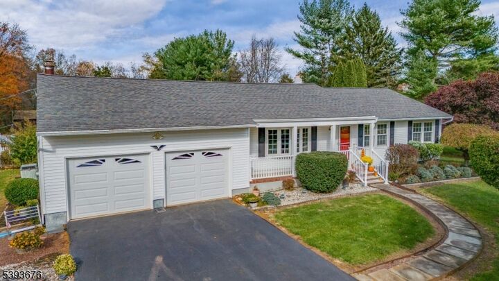 Property Photo: 364 Oak Grove Rd NJ 08867