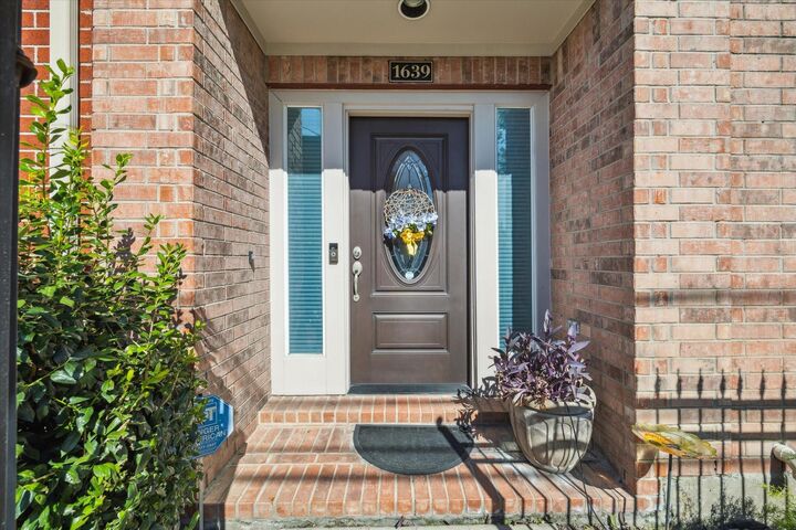 Property Photo:  1639 Sutton Street  TX 77006 