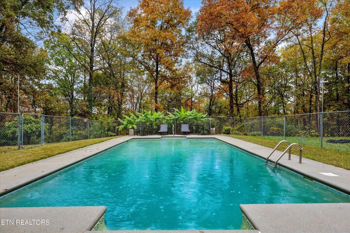 Property Photo:  9428 Jim Loy Rd  TN 37871 