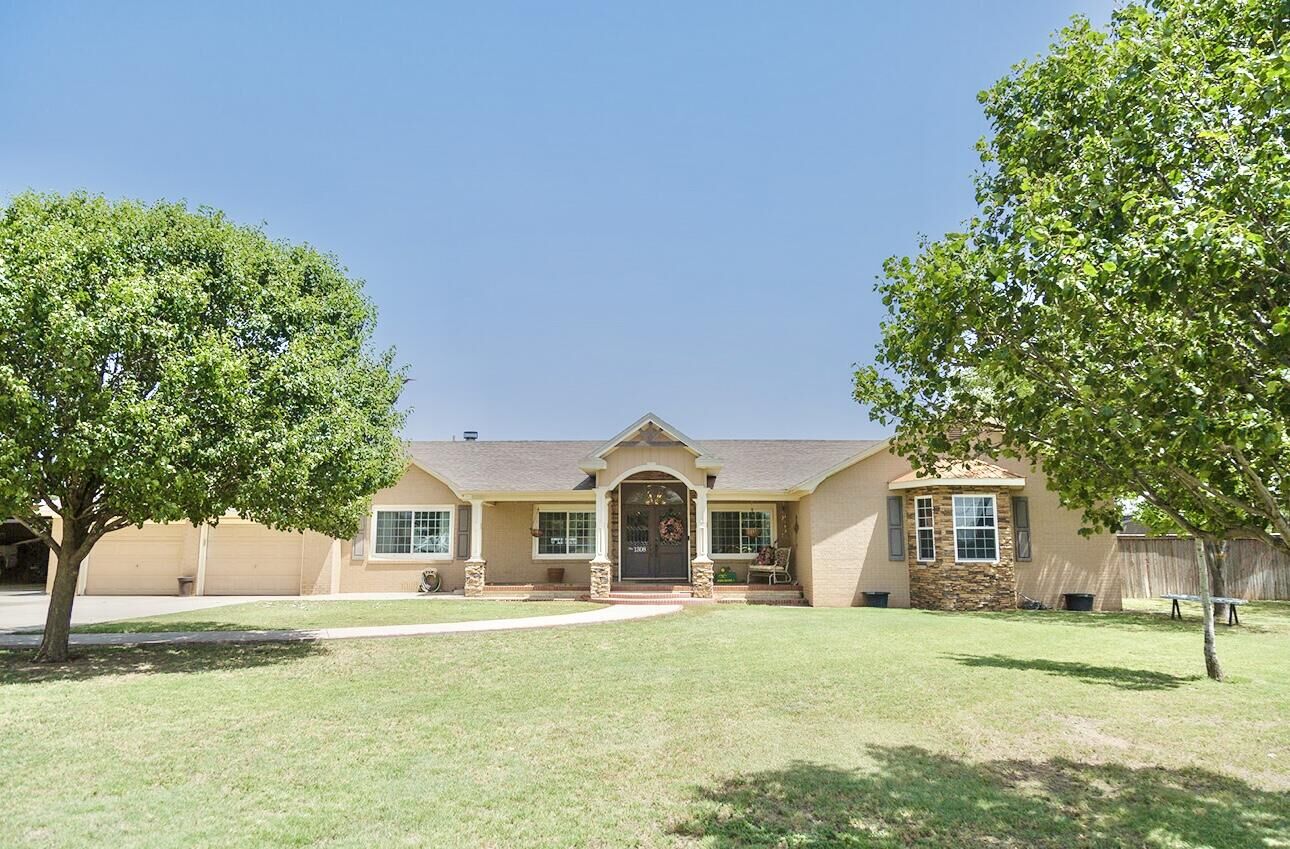 Property Photo:  1308 W 24th Street  TX 79072 