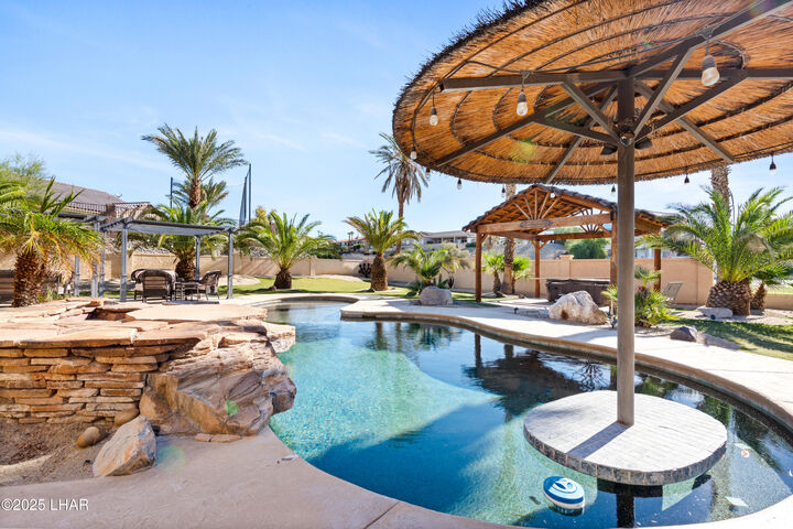 Property Photo:  2402 Hogan Ln  AZ 86406