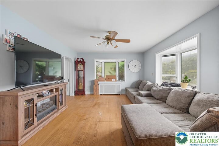 Property Photo:  517 Lechauwecki Avenue  PA 18015