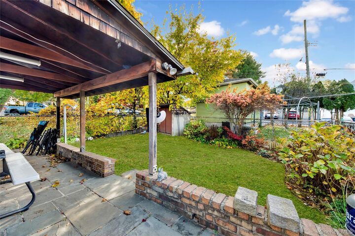 Property Photo:  72 Park Avenue  NY 10603 