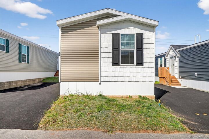 Property Photo:  30 Ba Mar Drive  NY 10980 