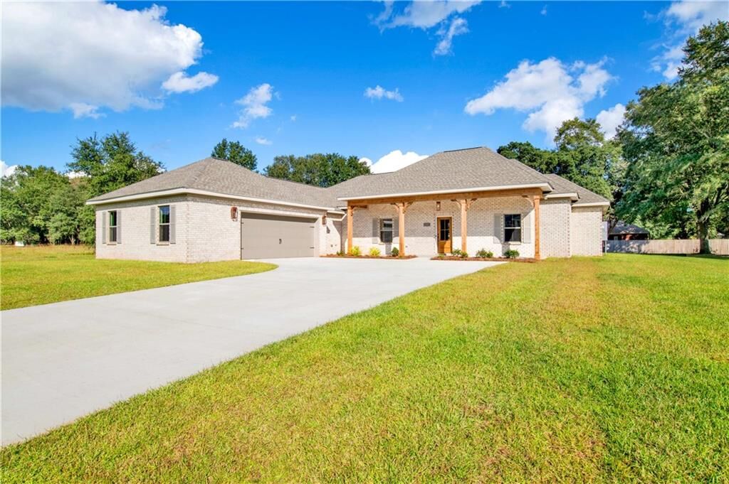 Property Photo:  10109 Deer Creek Drive E  AL 36582 