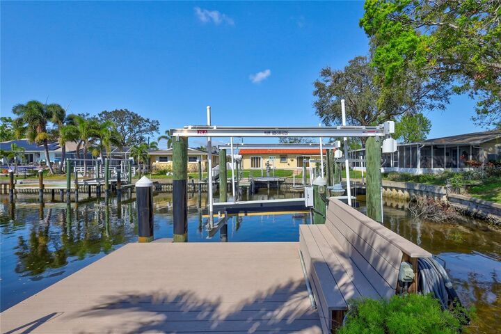 Property Photo:  1389 47th Avenue NE  FL 33703