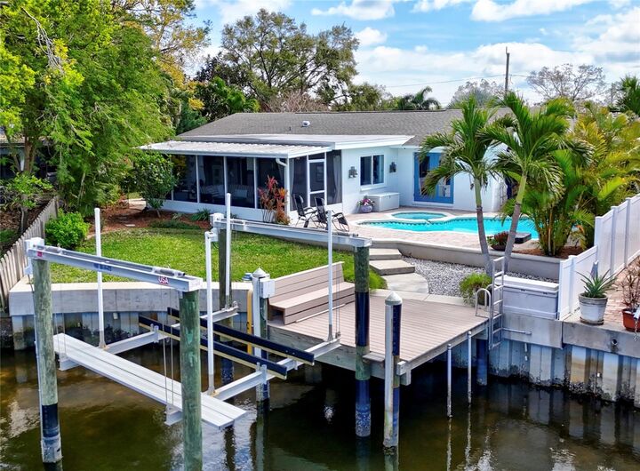 Property Photo:  1389 47th Avenue NE  FL 33703 