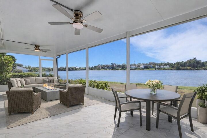 Property Photo: 721 Spring Lakes Boulevard FL 34210